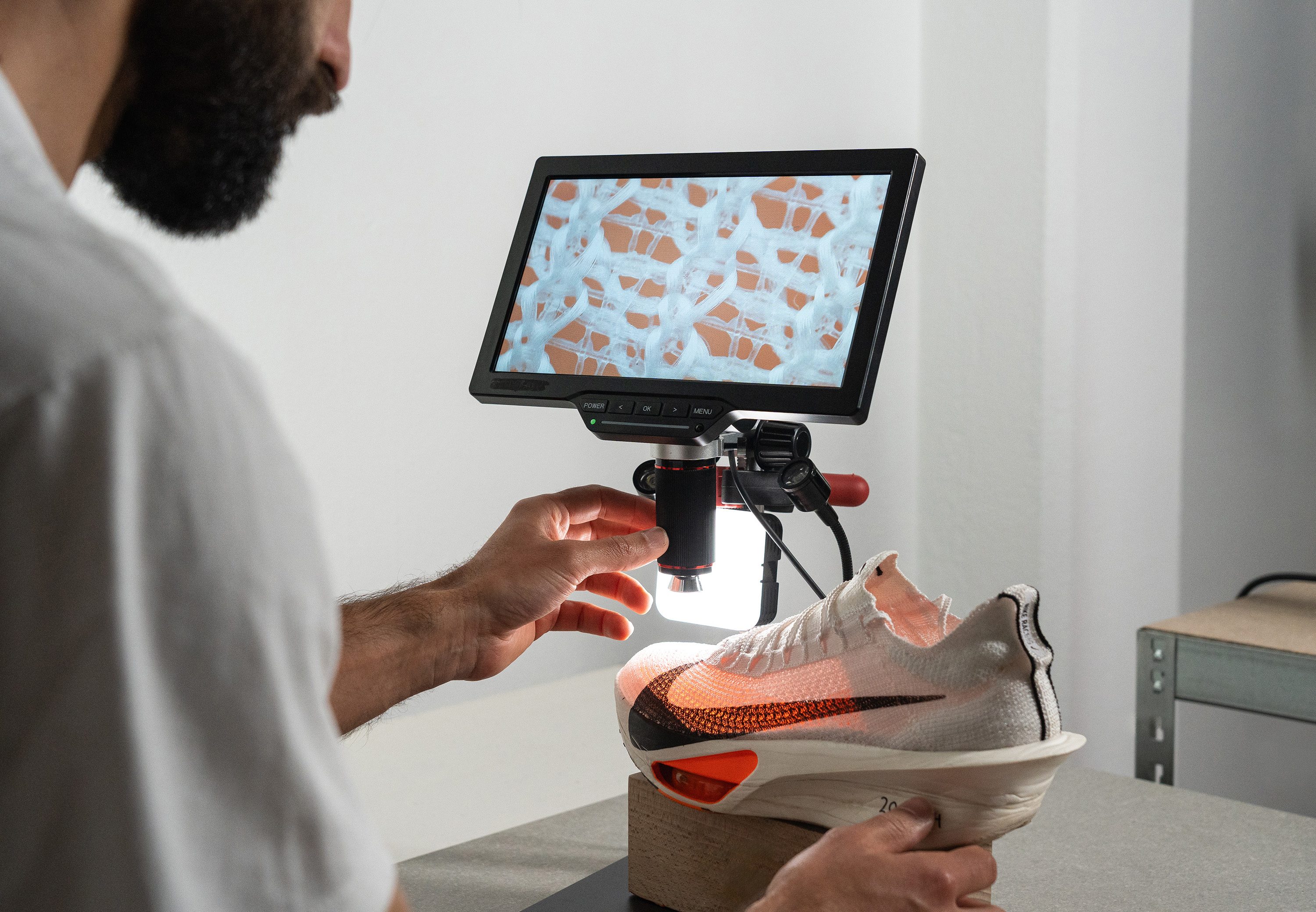 Analyzing upper material under the miscroscope